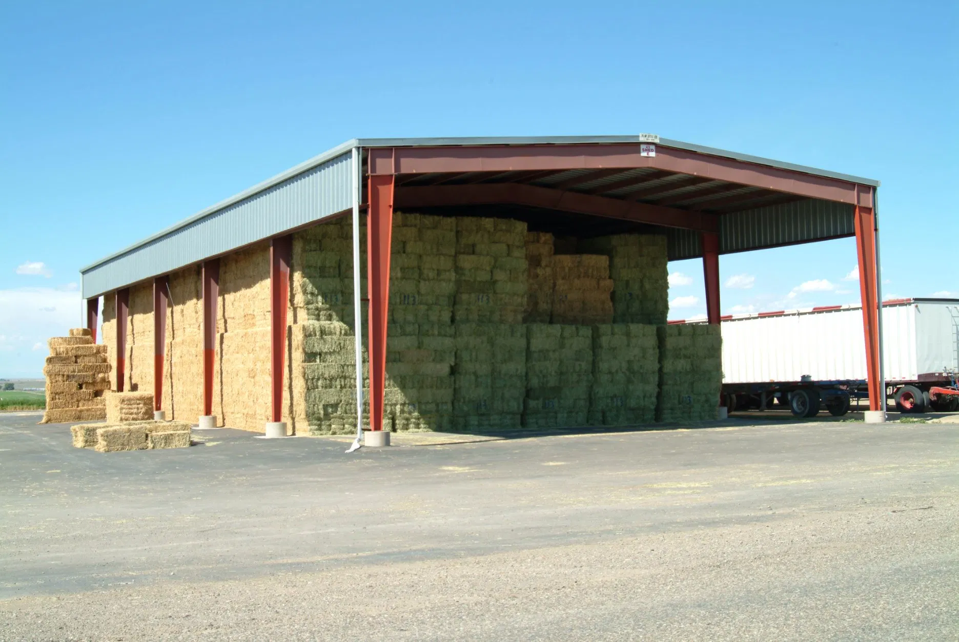 Good Quality Prefabricated Light Steel Frame Structure Barn Building Garage Storage Shed