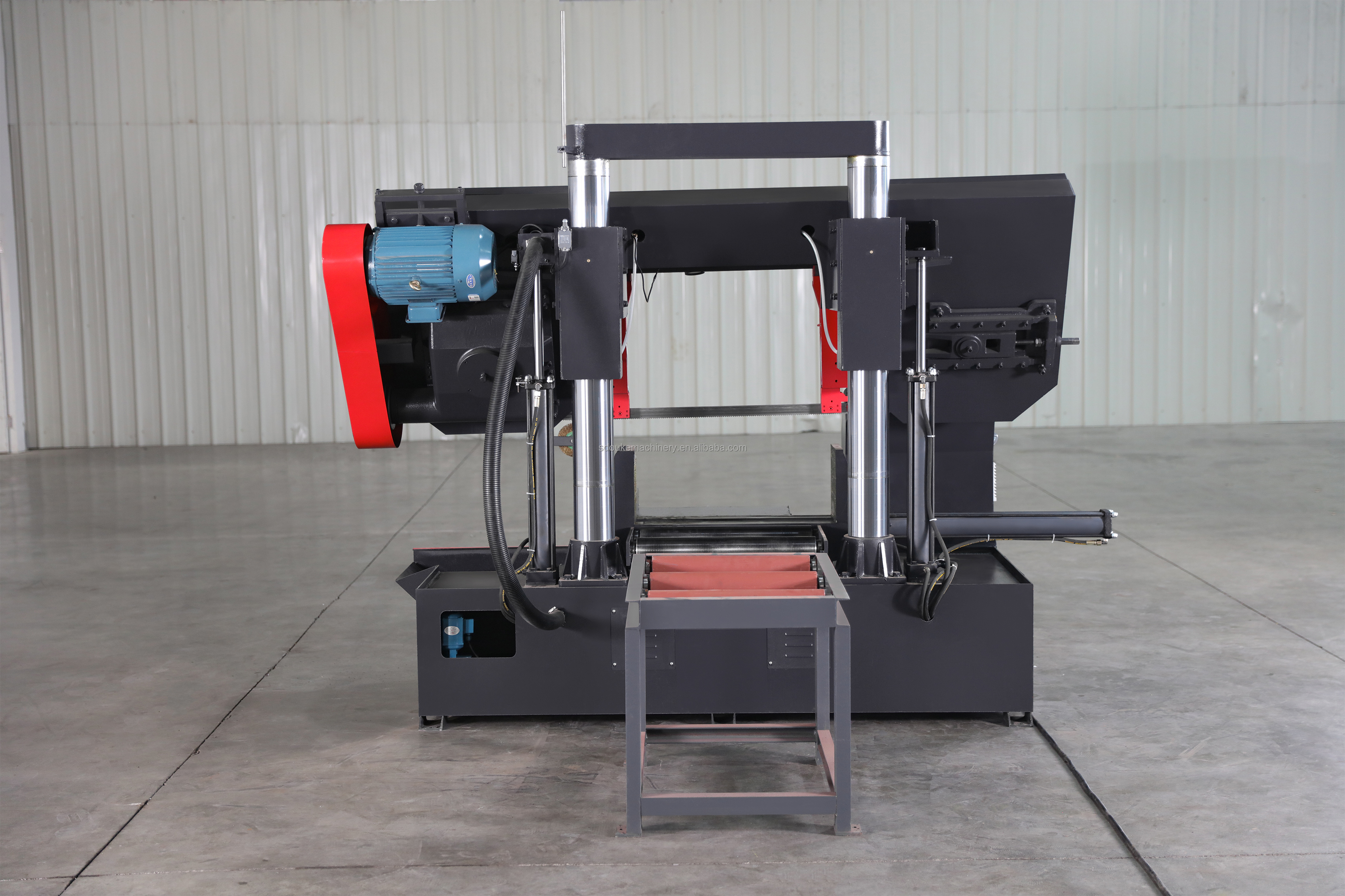 Ленточная пила по металлу автоматическая ЧПУ 650 мм CE