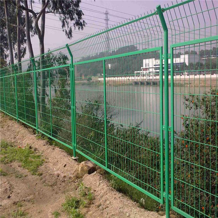 Triangle Bending Welded Wire Mesh Fence PVC Coated Galvanized