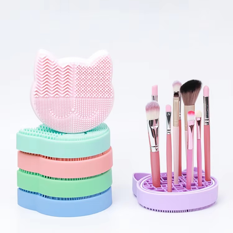 2022 2 in 1 Soft Makeup Brush Cleaner Mat Portable Instant Mini Silicone Make up Brush Cleaner and Dryer