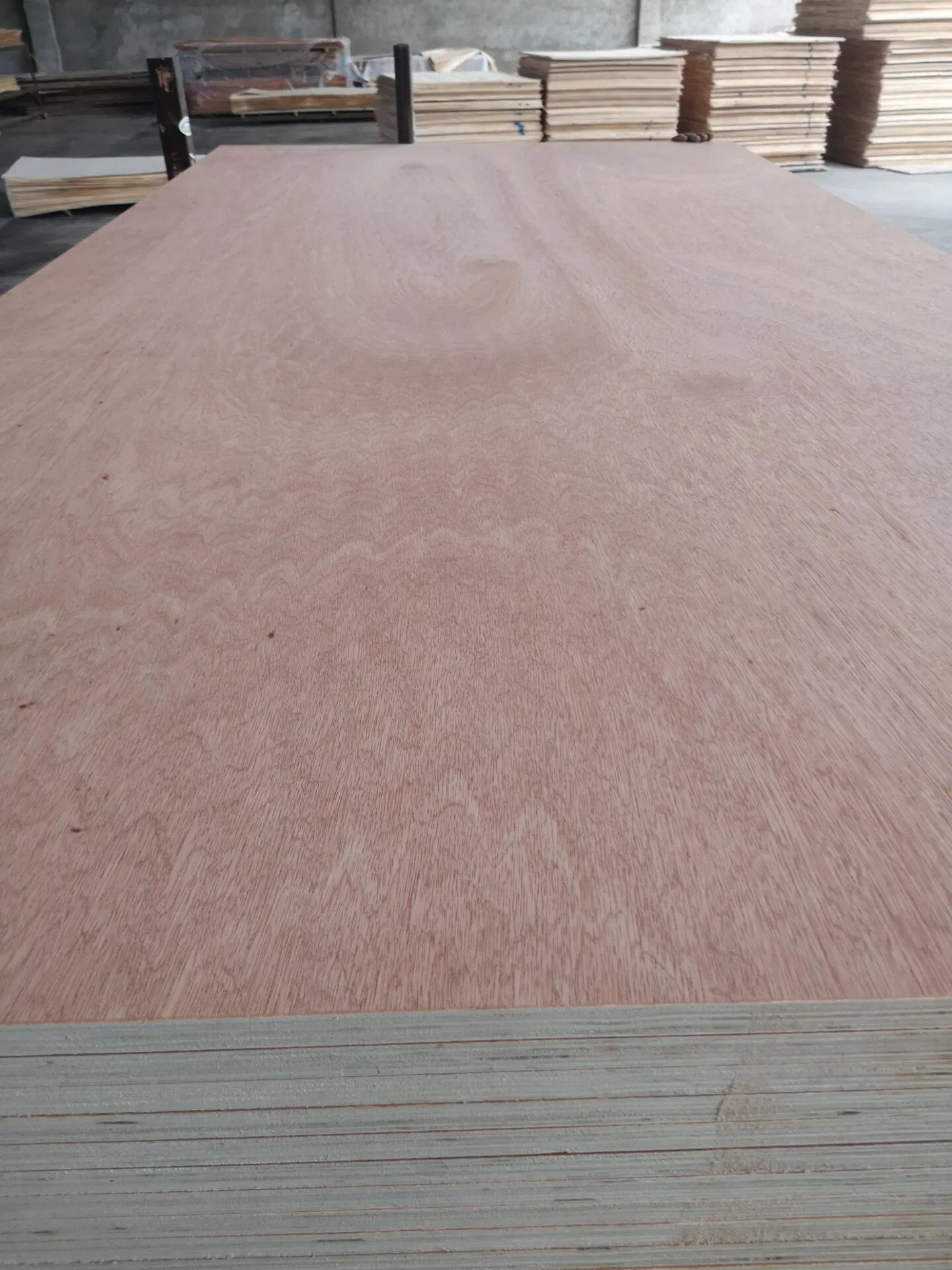 Poplar Core E1 Grade Okoume Plywood