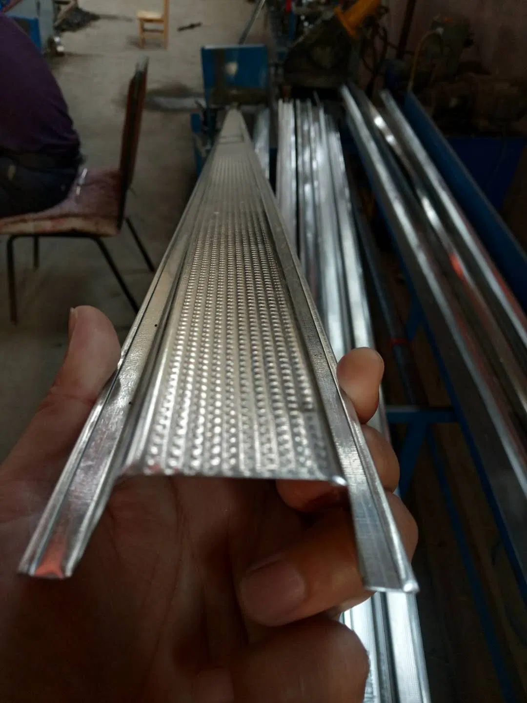 U Type 25 Gauge Steel Frame Keel Hat Channel Steel Stud Track Ceiling Grid for Sound Isolation Clip