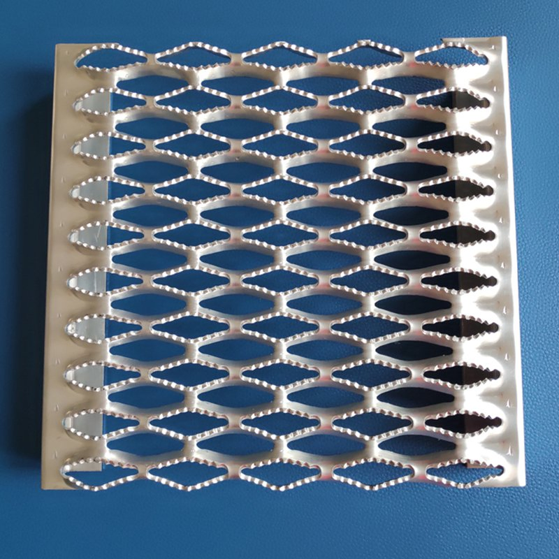 304 Steel Anti Skid Safety Crocodile Mouth Hole Grating for Factory Staircases