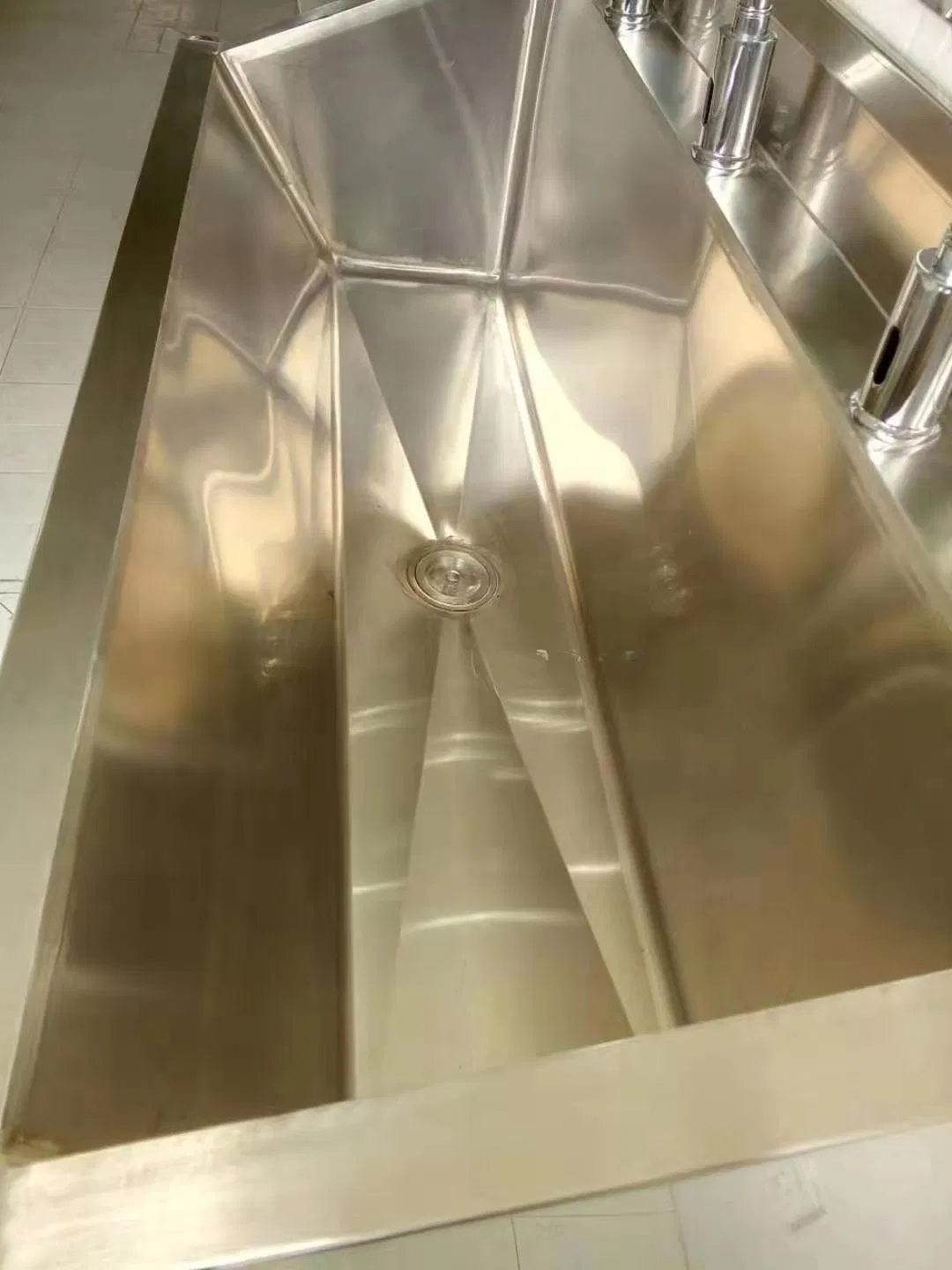 Hospital Equipment High Quality 304 Stainless Steel Scrub Basin Sink Surgical Washing Sink