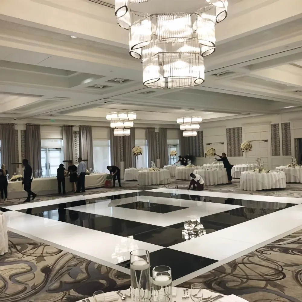 Модульный танцпол в черно-белую клетку для мероприятий