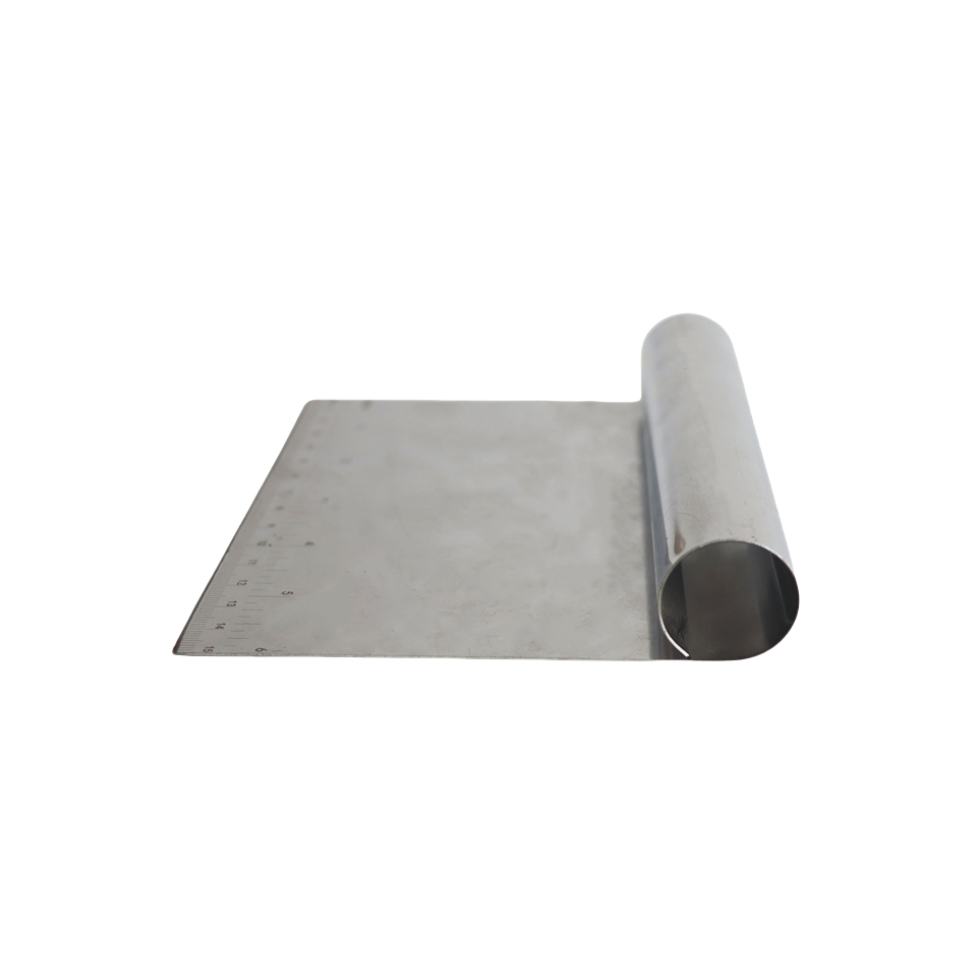 Professional Semicircular Stainless Steel Dough Cutter with PP Handle for Efficient Cutting