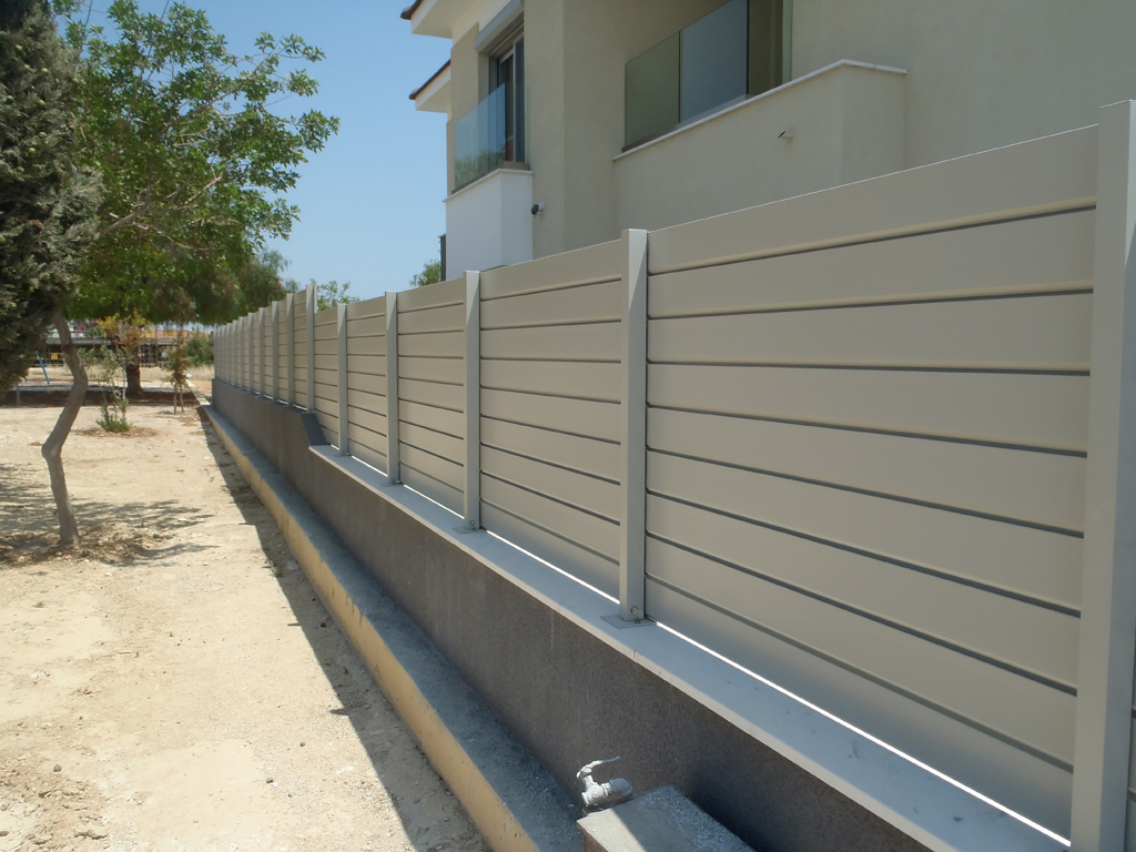 OEM Composite Aluminum Fence Panels Fencing with Post & Accessories