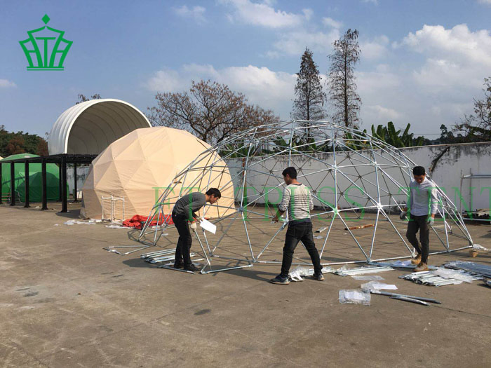 Diameter 8m Steel Dome Camping Resort Igloo Tent with Square PVC Door