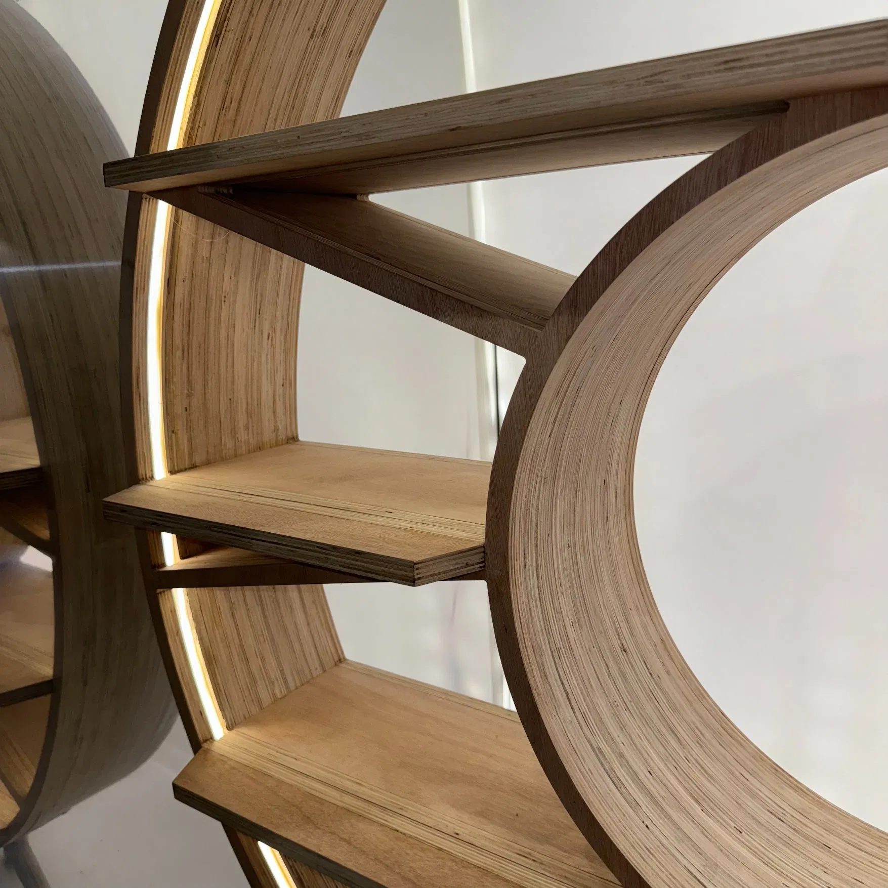 Shopping Mall Luxury Bag Shop Display Props Dragon Theme Decorative Wooden Props Bag Display Stand