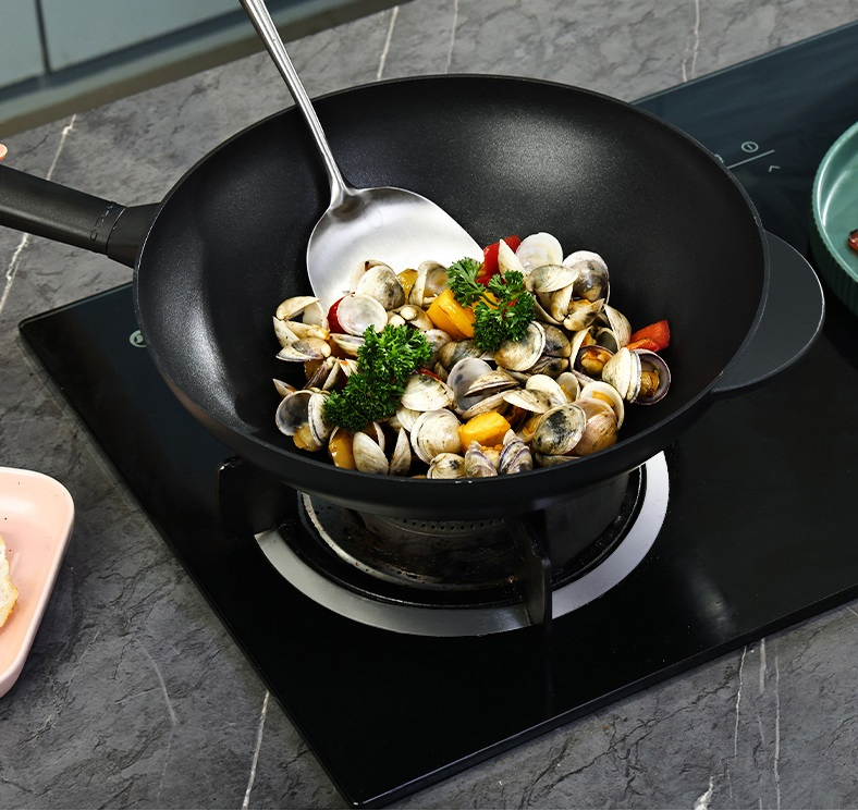 Versatile Aluminum Fry Pan for Sauteing, Frying, and Stir-Frying 32cm