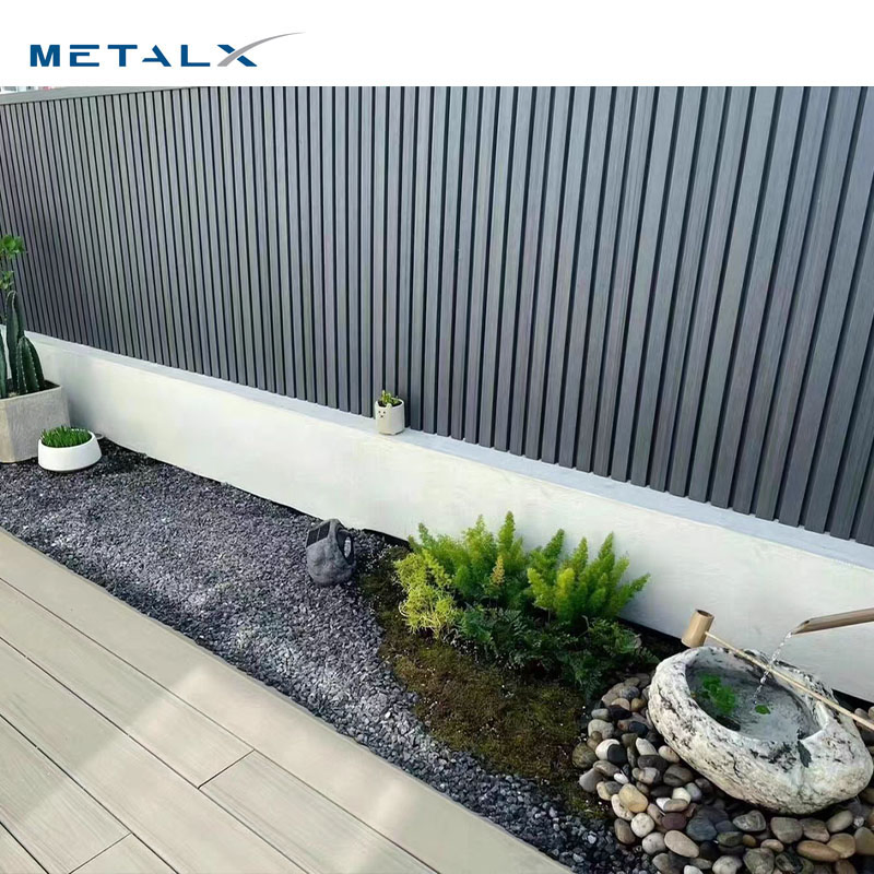 Popular Style Privacy Garden Buildings Outdoor Wood Plastic Composite Fence