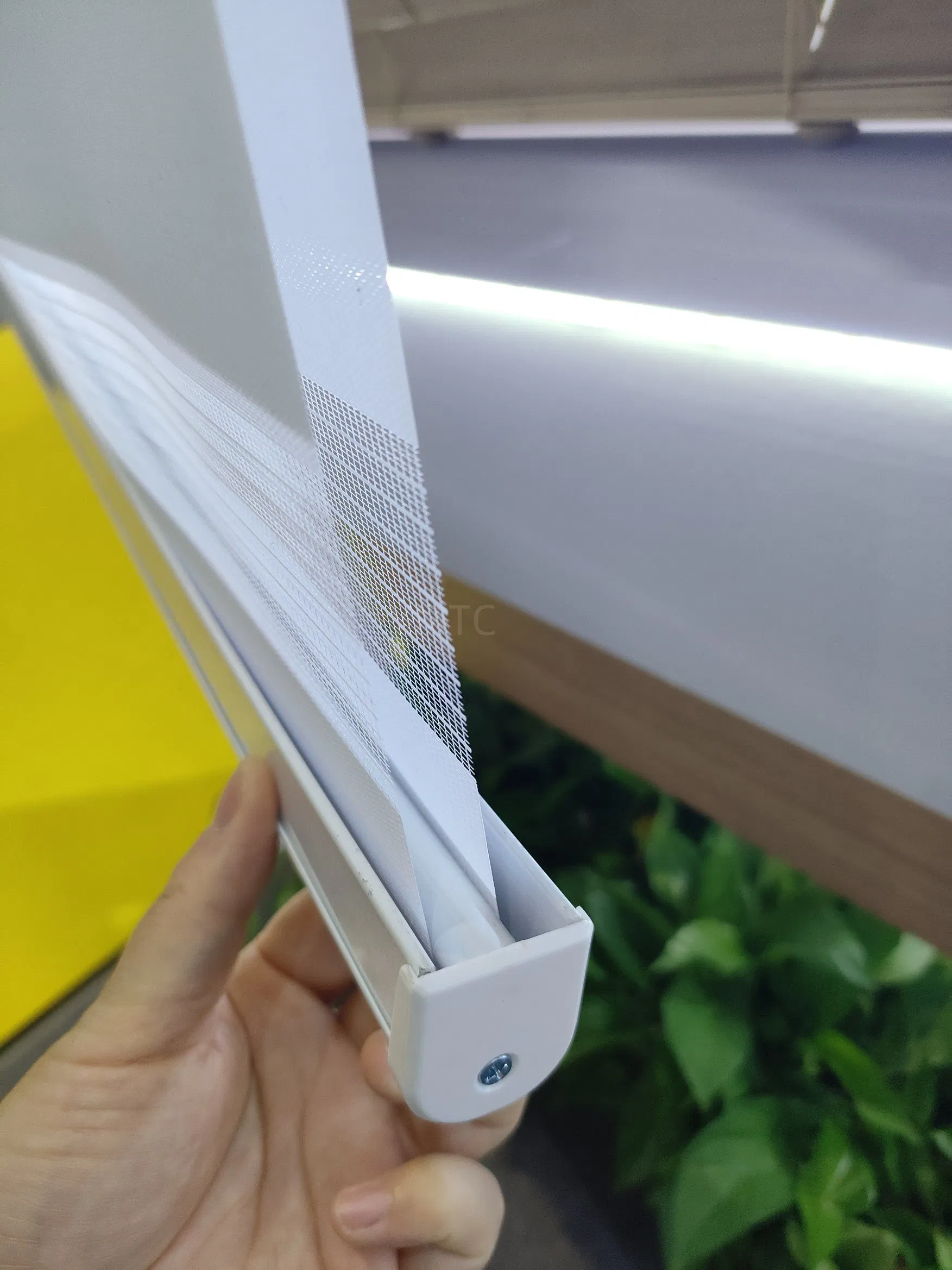 Factory High Quality Manual Plastic Bead Zebra Blinds with Breathable Fabric