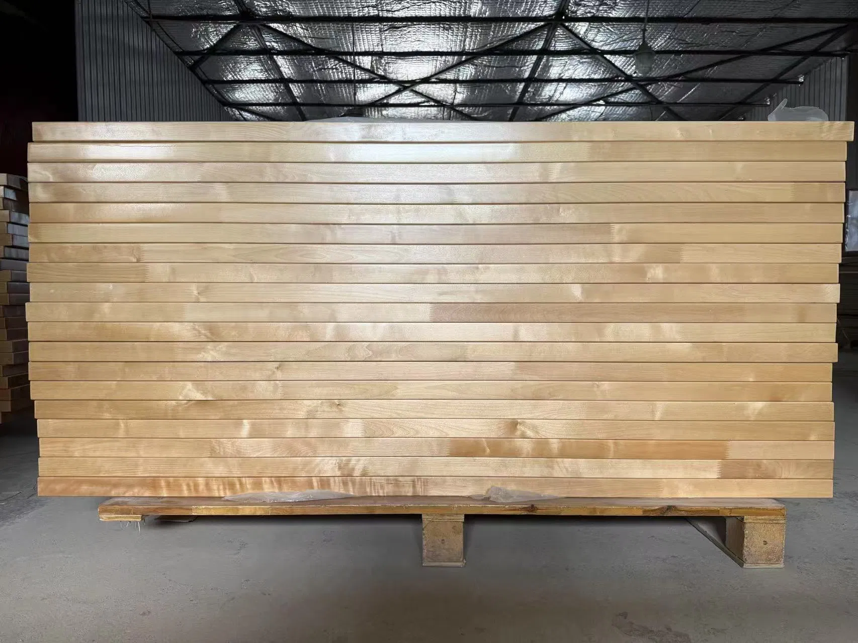 Robust Finger-Joint Worktops, Stable and Elegant for Office Kitchen