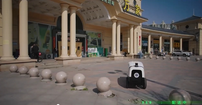 Autonomous Intelligent Delivery Robot with Wheels Commercial Automatic Food Robot Delivery
