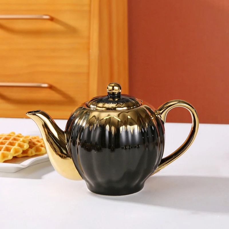 Factory Hot Sell Luxury 15 Pieces Tea Set European Ceramic Coffee Set Gold Plated Teapot Set with Cups Saucer Sugar Bowl Milk Creamer in Gift Box