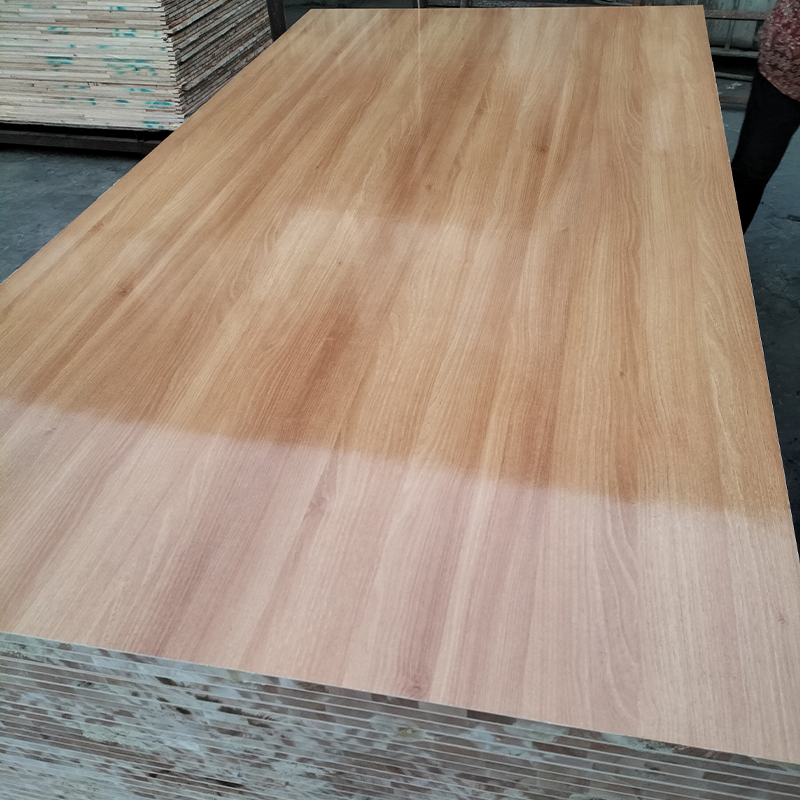 Wholesale Furniture and Decoration Grade Waterproof Laminated Wood Blockboard From China Factory
