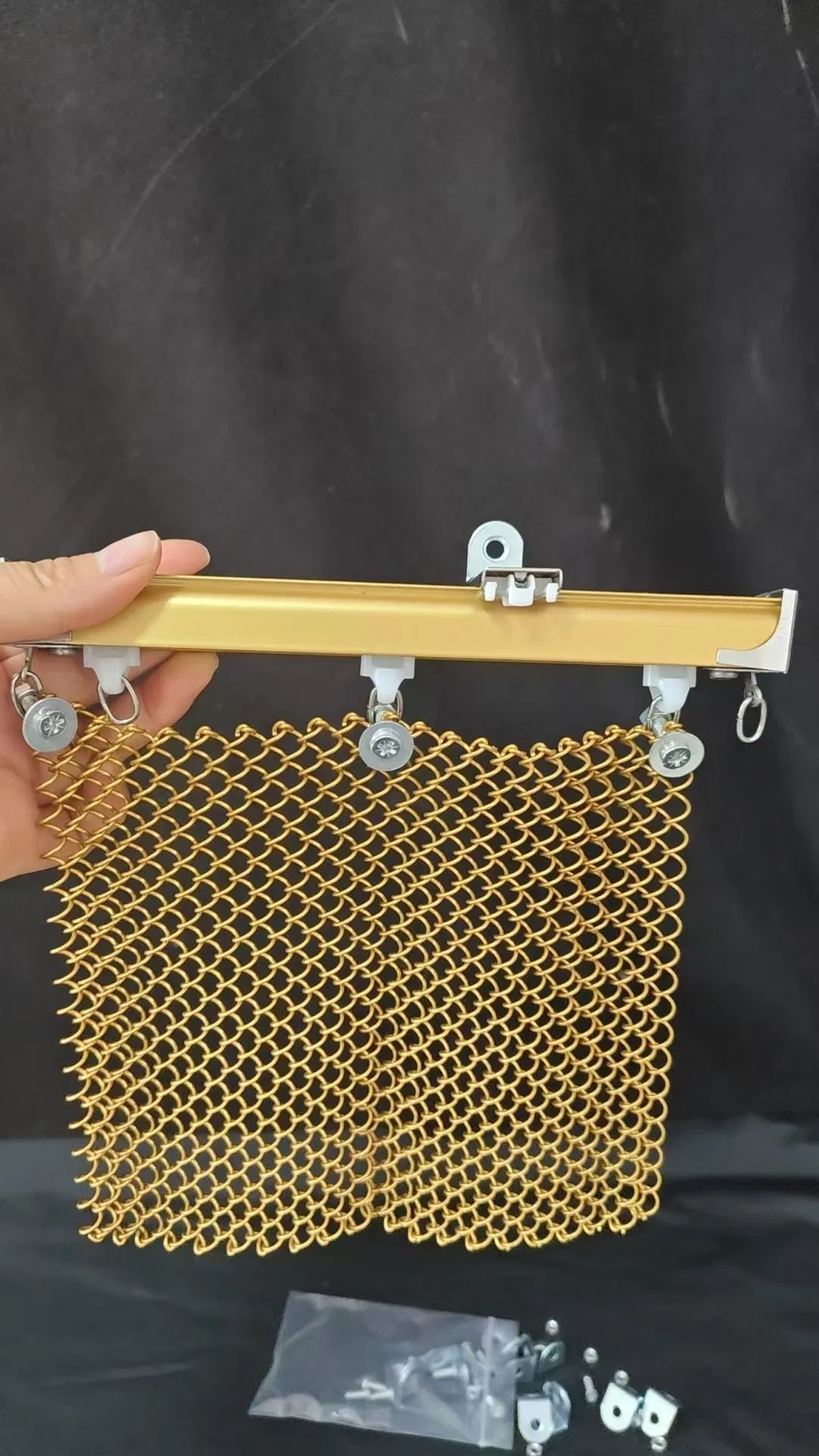 Decorative Anodized Metal Wire Mesh Aluminum Hook Chain Link Curtain, Hotel Curtain Wall Screen Customized
