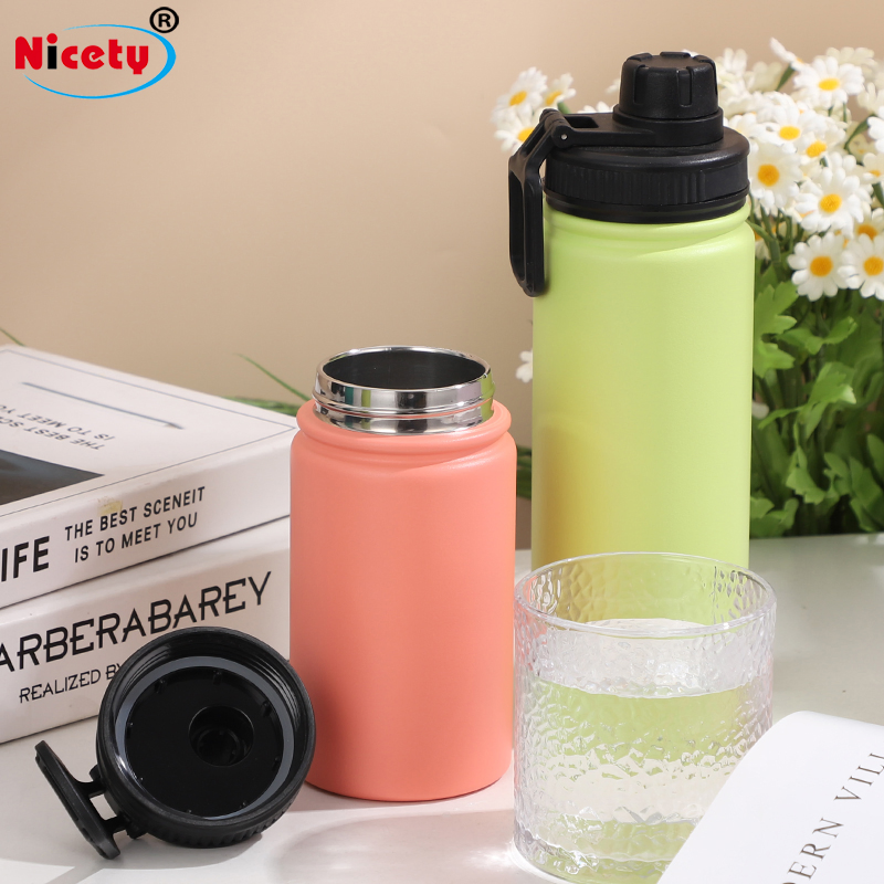 Wholesale Vacuum Sport Flask Custom Logo Water Bottle Metal Double Wall Leak Proof Hot Insulated Cups Stainless Steel Water Bottles for Outdoor