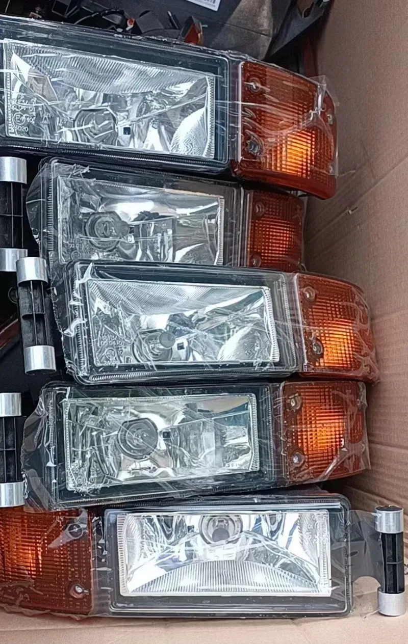 Передний комбинированный фонарь Sitrak C7h левый (противотуманный)