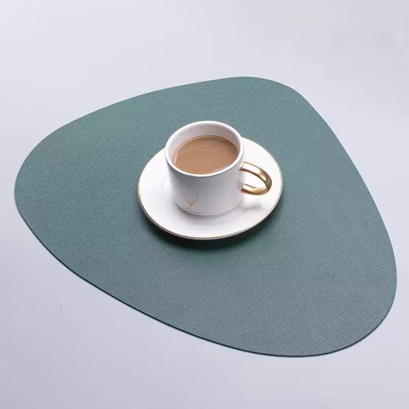 New Design Double-Sided Leather Thermal Insulation Triangular Shape Water-Resistant Placemat