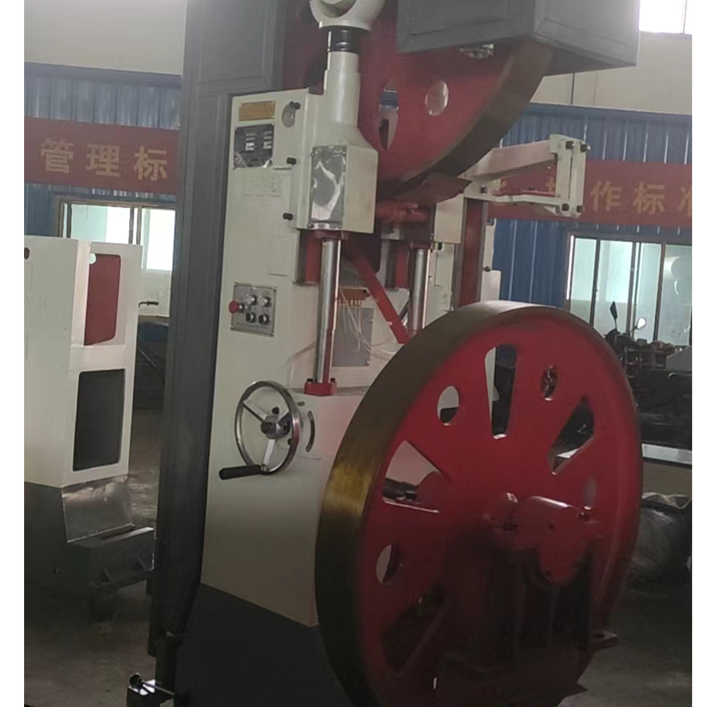 Ленточная пила по дереву вертикальная с большими дисками