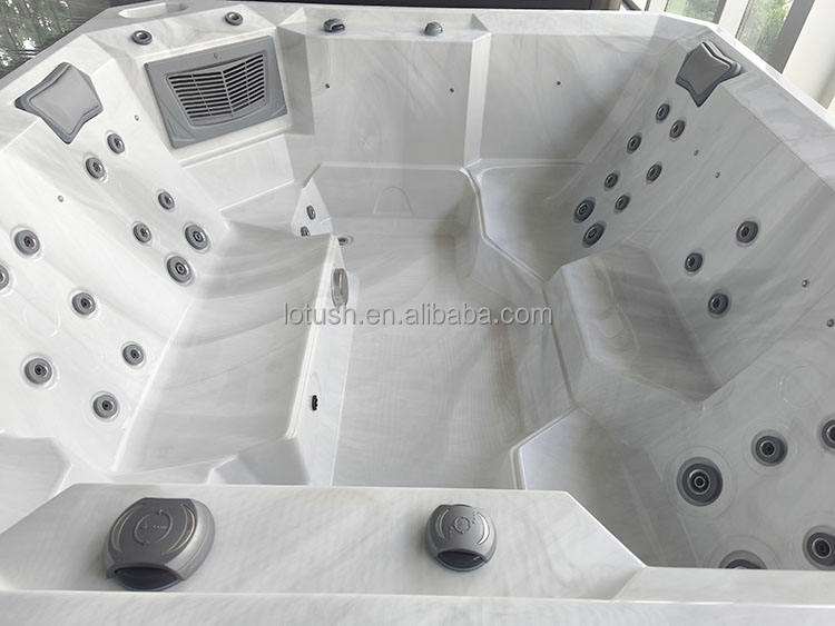 Большой СПА-бассейн с умной системой Balboa на 5 человек