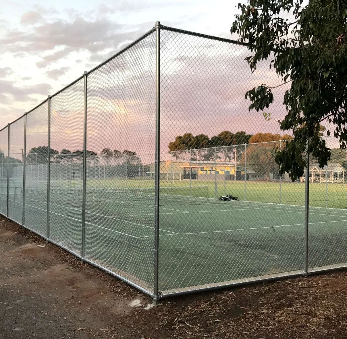 Heavy Duty 5X5cm Black PVC Chain Wire Fencing Galvanized Diamond Mesh Fencing Cyclone Fencing Chain Mesh Fencing Roll Commercial Chain Link Fencing