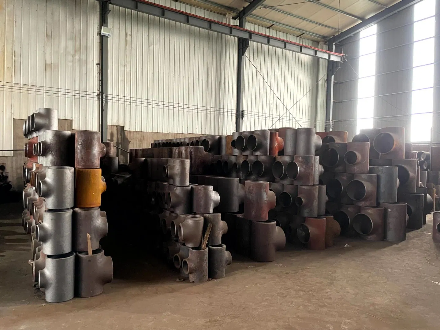 Versatile Tee Pipe Fittings for Industrial and Residential Use