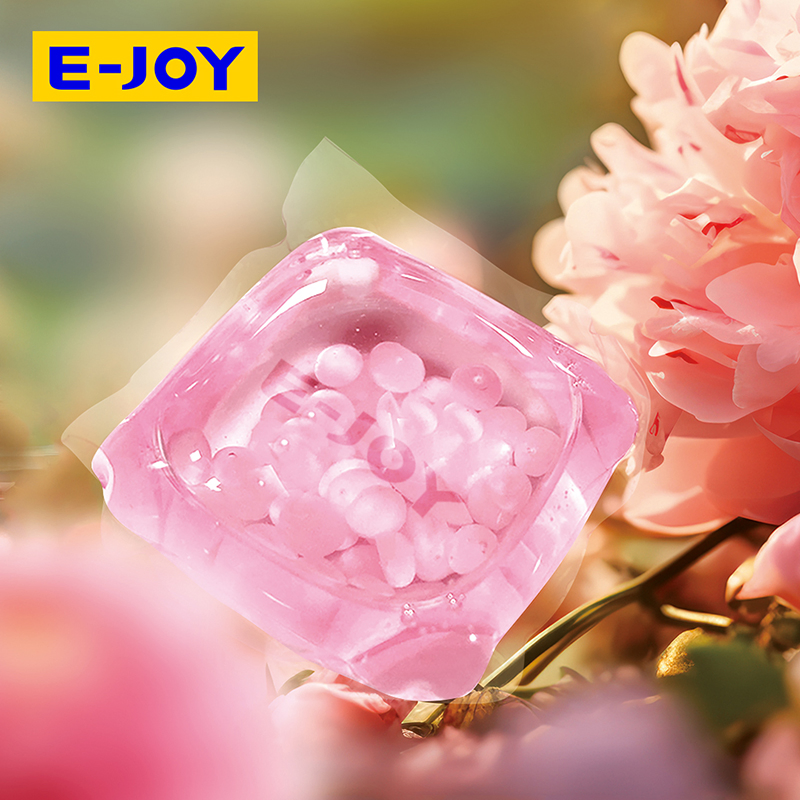 Quick-Rinse Laundry Pods with Detergent That Speeds up The Washing Process While Maintaining Excellent Cleaning Results