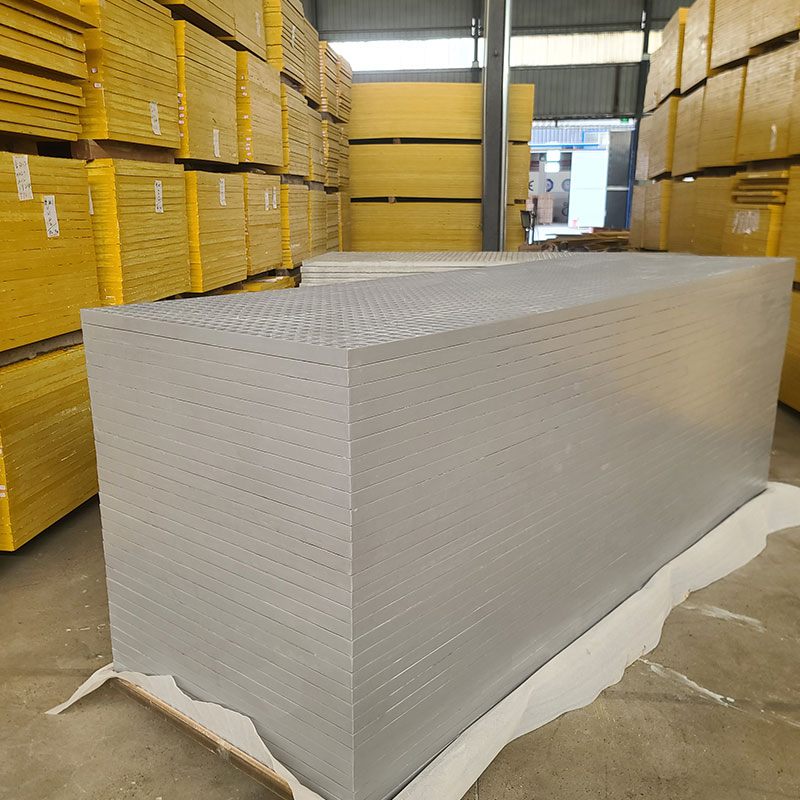 Marine Dock Fiberglass Grating Seawater Resistant Anti Slip Low Maintenance Strong Durable Safe Platform Mesh Floor System for Ocean Facility