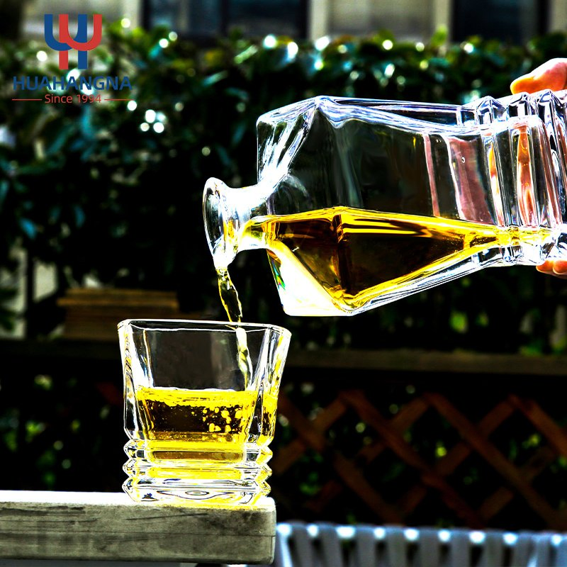 750 Ml Lead Free Crystal Whiskey Decanter Set with Customized Box