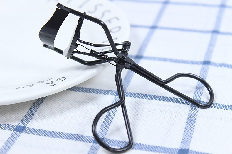 High Quality Replacement Pad Eyelash Curler with Plastic Handle