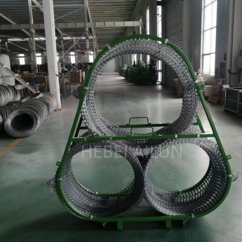 Razor Wire/Hot-Dipped Galvanized Razor Blade Wire/Concertina Razor Wire/Wire Anti-Climb Fence/Coil Razor Wire/Anti-Climb Razor Barbed Wire