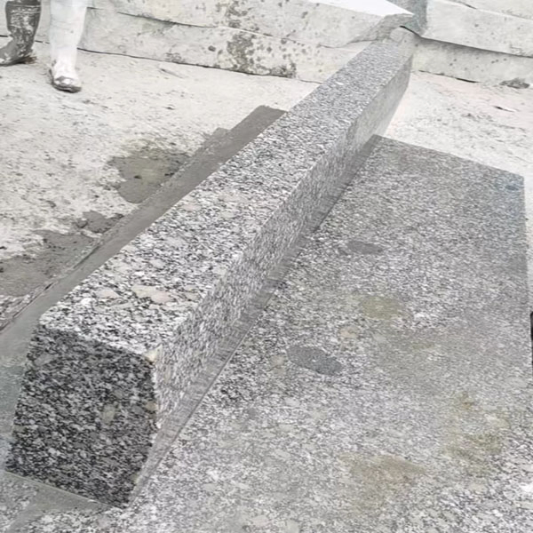 Cheap Grey /Black/White/Yellow/Granite Kerbstone/Curbstone/Kerbs for Garden / Landscape/ Paving/Road