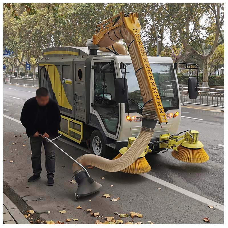 Electric Large Leaf Collecting Vehicle Suitable Landscaping Multifunctional Leaf Collector