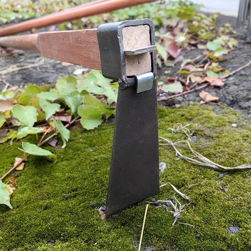 High Quality Handheld Hoe Garden Hand Tool Weeding Hoe with Wood Handle