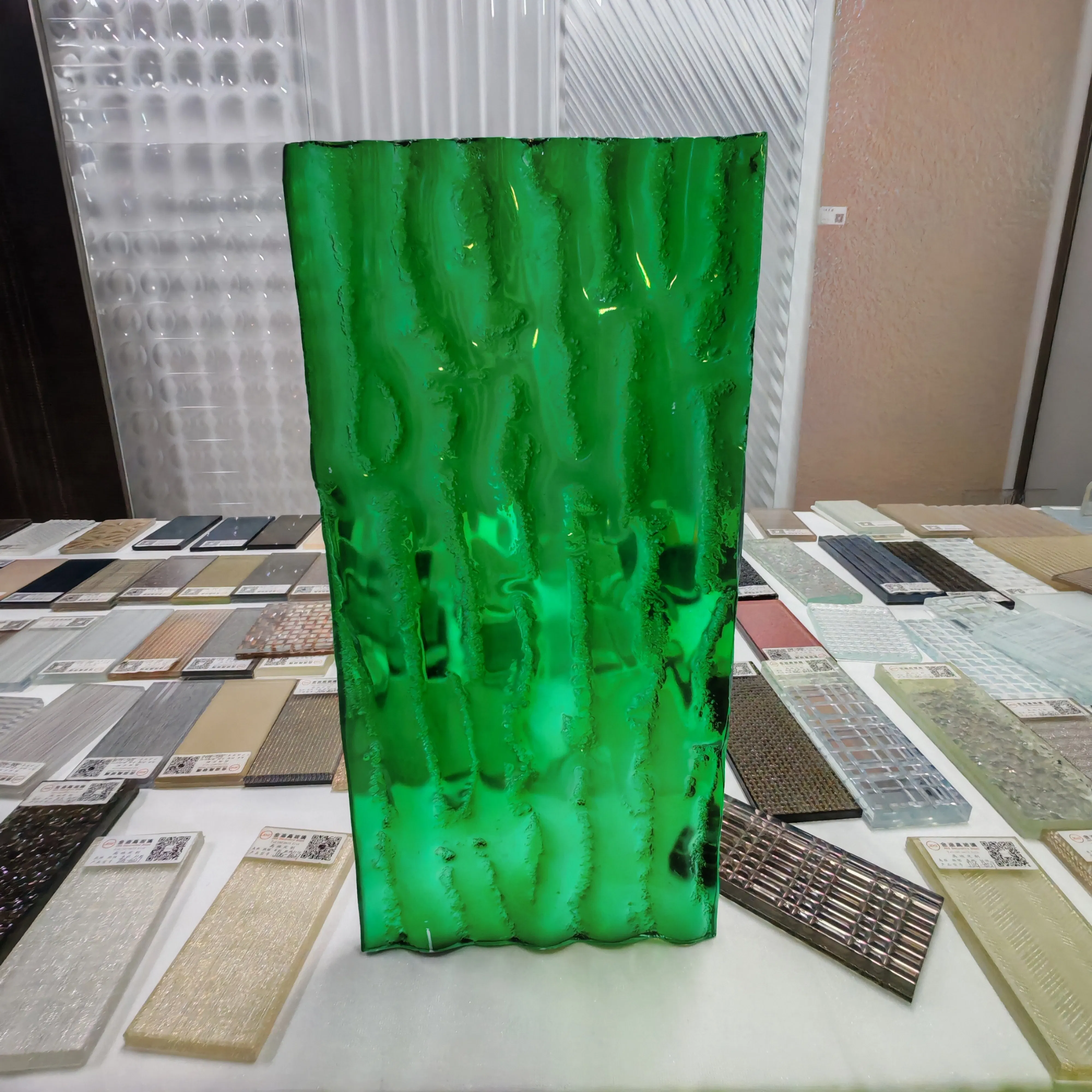 High-Transmittance Decorative Jewelry From Sturdy Glass for Fashion