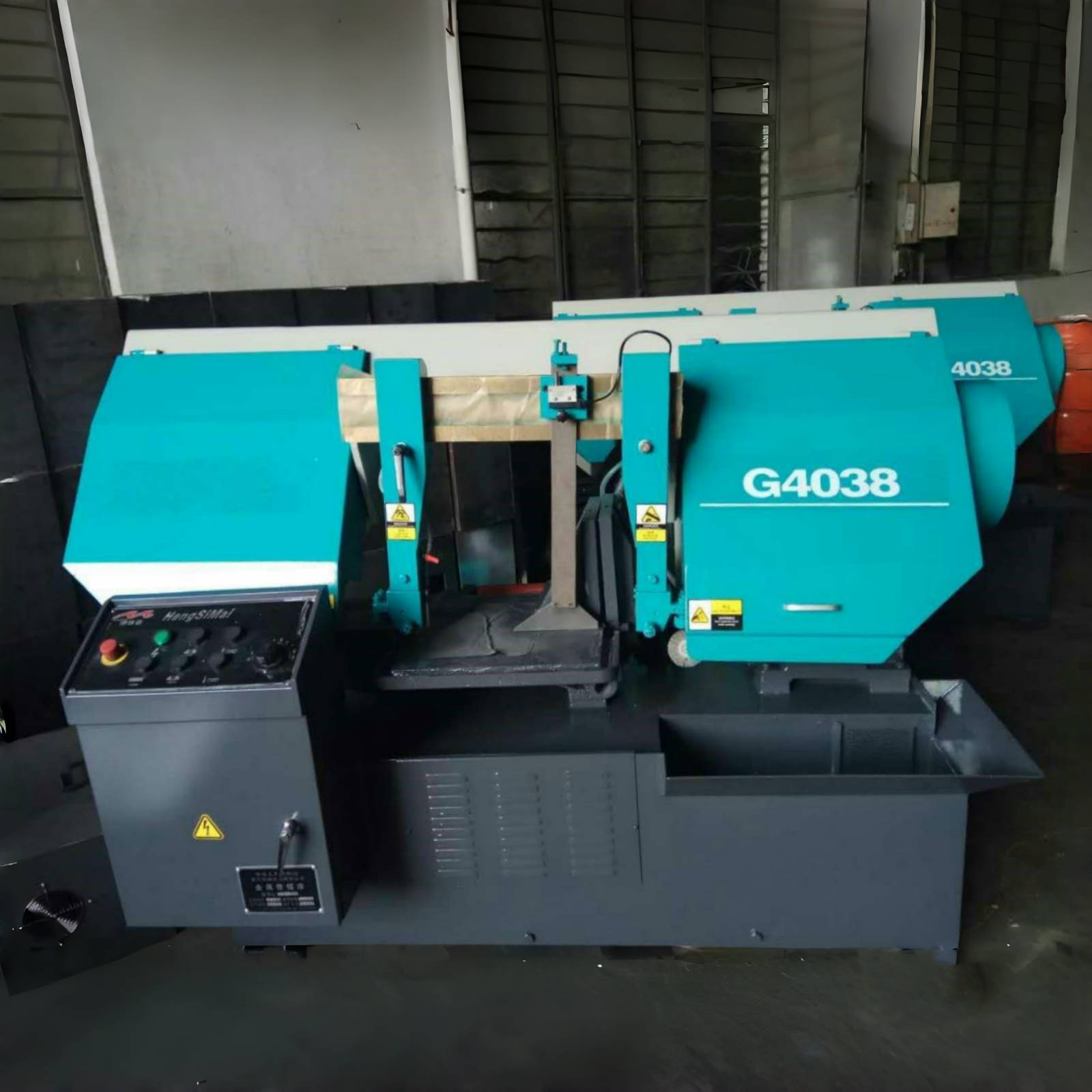 Ленточная пила по металлу горизонтальная гидравлическая