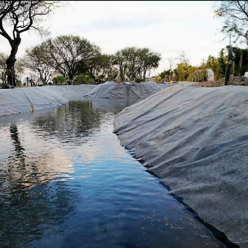 0.5mm/0.75mm/1.0mm/1.5mm/2.0mm ASTM Impermeable Waterproof HDPE Geomembrane for Tailing Storage/Landfill/Lake/Biogas/Mining/Fish/Shrimp Pond