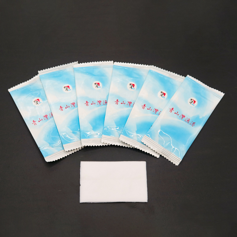 Custom Logo Cleaning Wet Wipes Pack Individually Wrapped Hotel Restaurant Disposable Nonwoven Mini Hand Mouth Wet Tissue Wipe