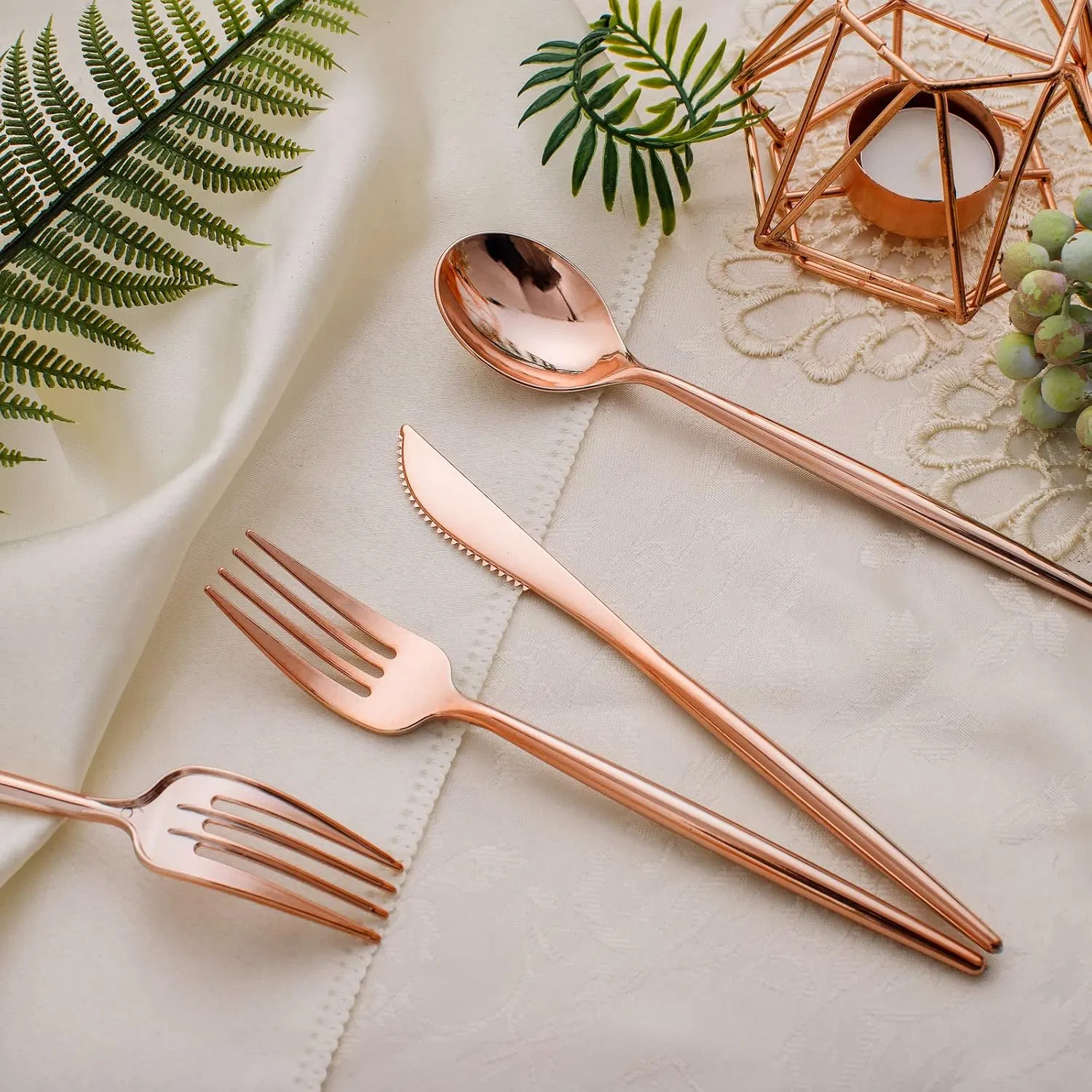 Elegant Rose Gold Disposable Cutlery Set for Parties