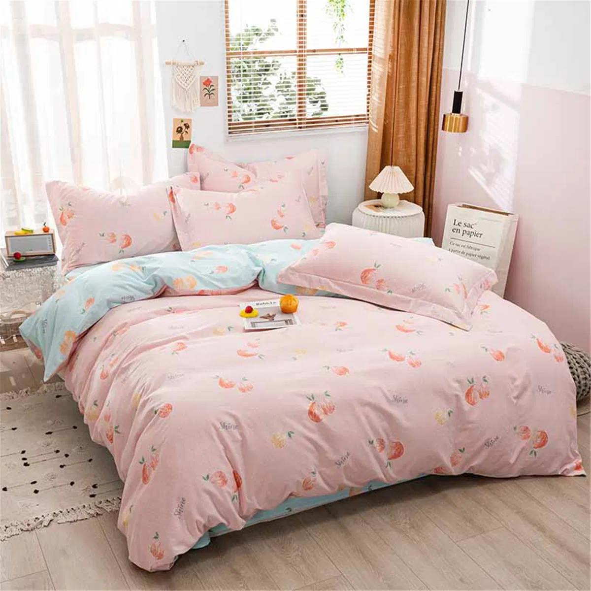 Комплект постельного белья King с красным покрывалом