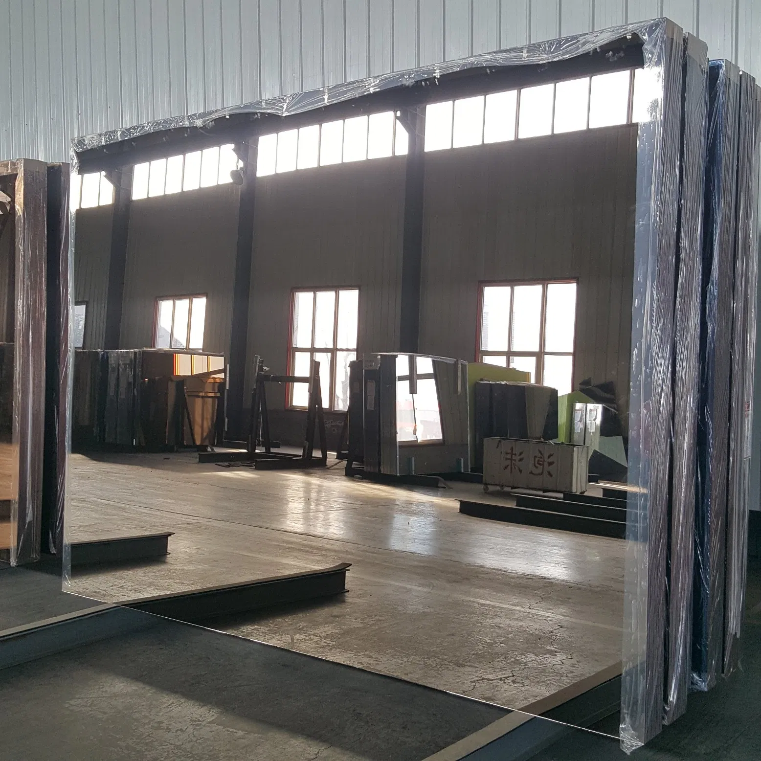 CE Certified Safety Mirror Glass Impact Resistant Suitable for Gym Retail Displays