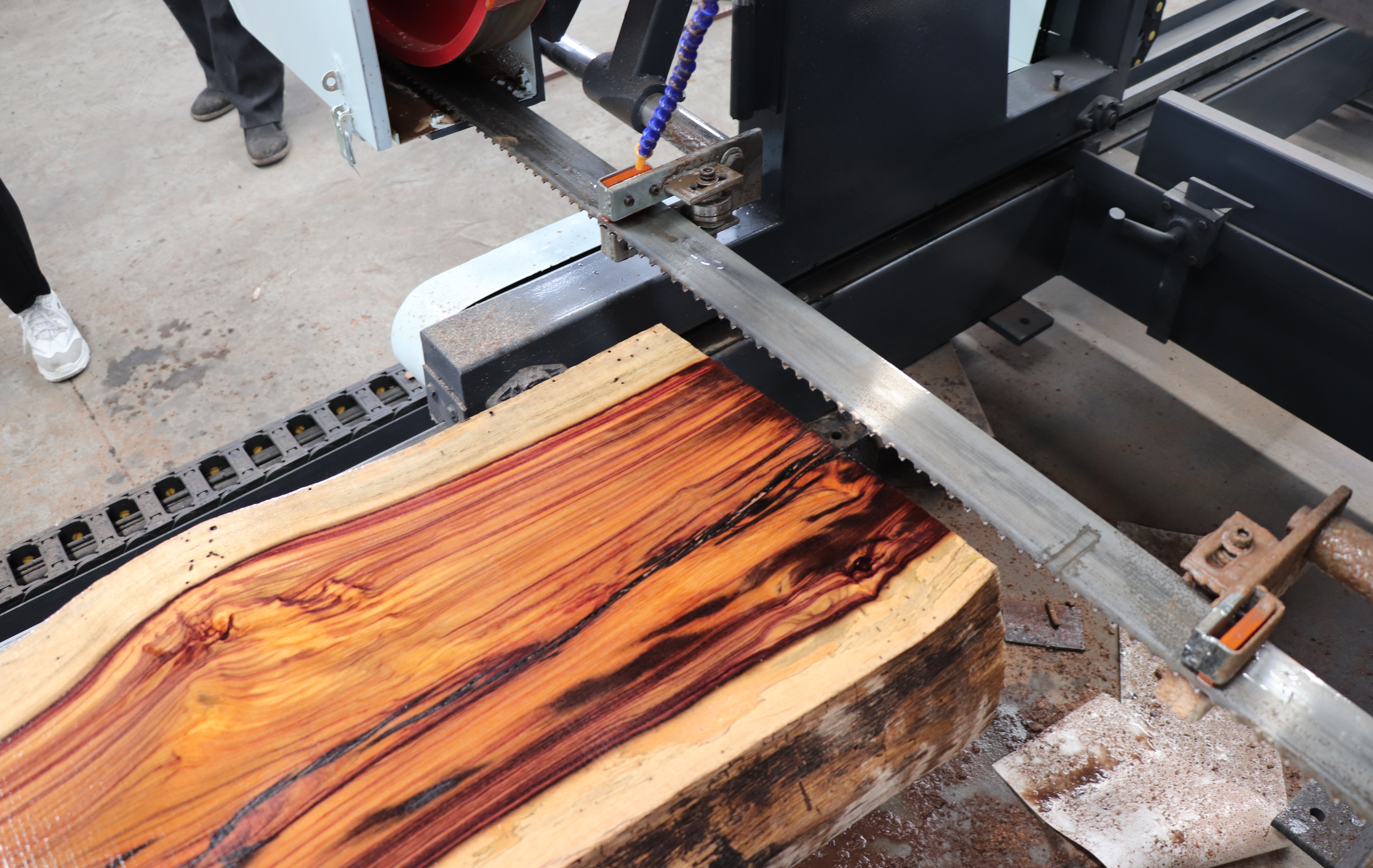 Пилорама ленточная мобильная с гидроприводом