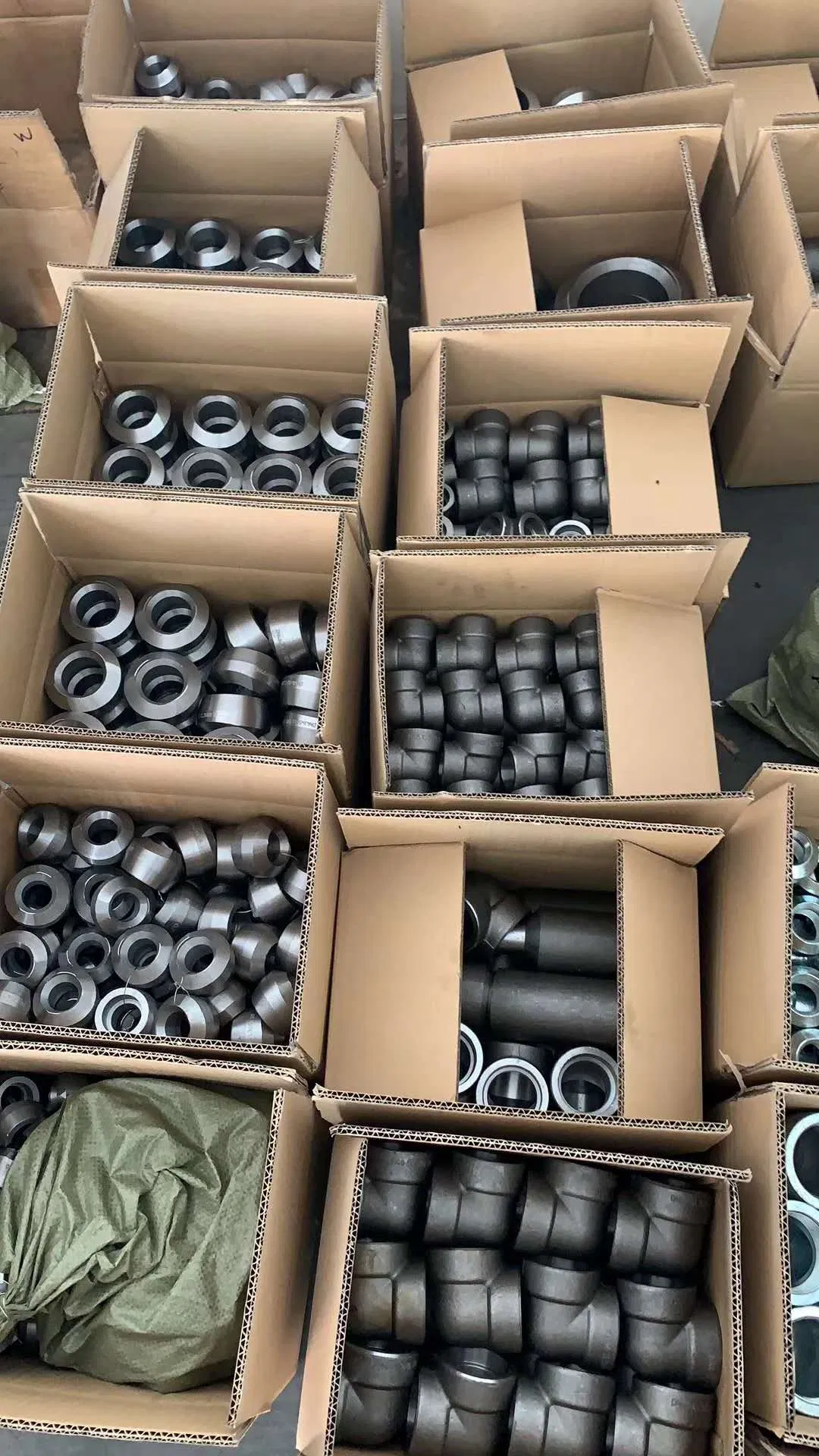 Carbon Steel A105 3000lb/6000lb/9000lb Sw Thread Forged Cross