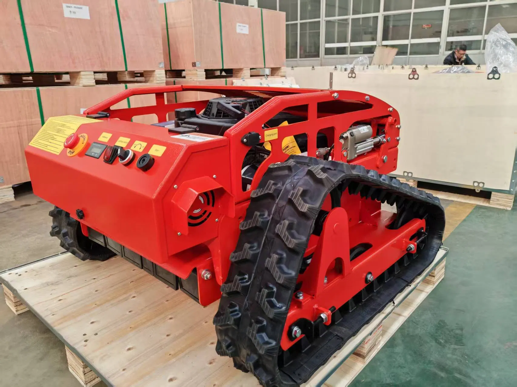 Самоходная газонокосилка High Way с дистанционным управлением