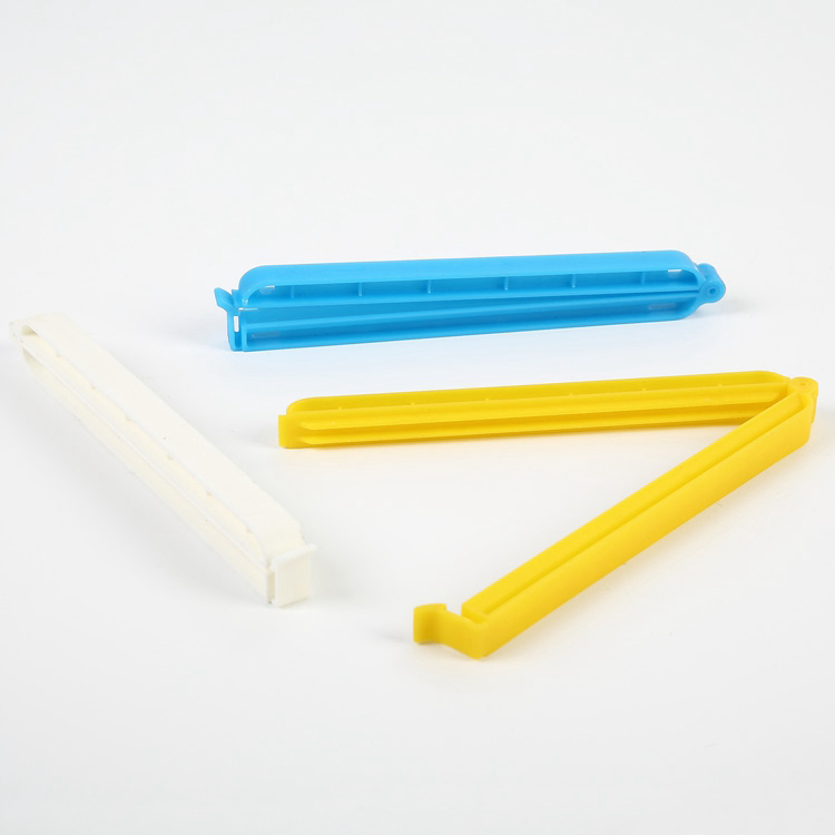 Promotional Gift 15cm Cheap Plastic Clips Bag