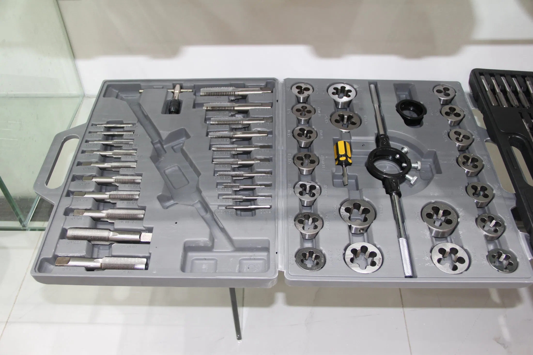 44PCS Tap and Die Set Hand Tool