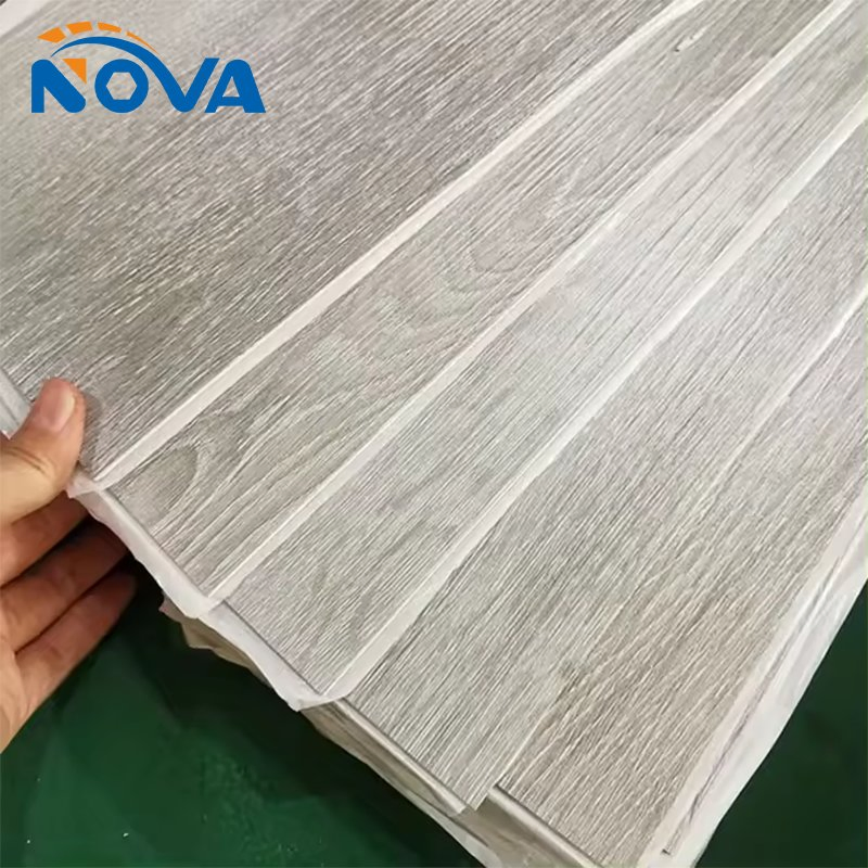Waterproof Self Adhesive Plank Lenolium Lvp Lvt Flooring PVC Vinyl Plastic Flooring Tiles Roll Linoleum Flooring