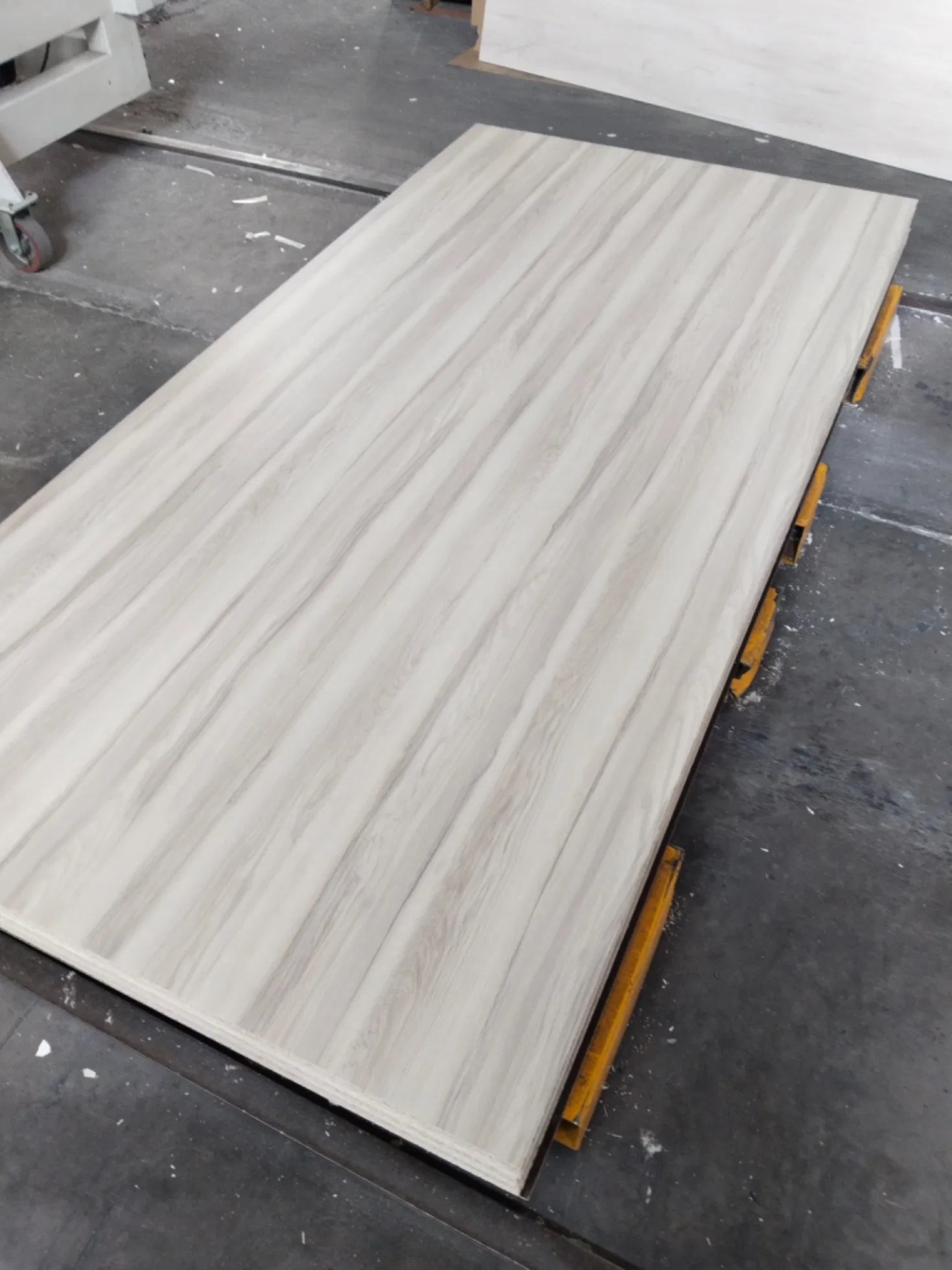 Home Furniture Material Melamine Chipboard Particle Board with 18mm